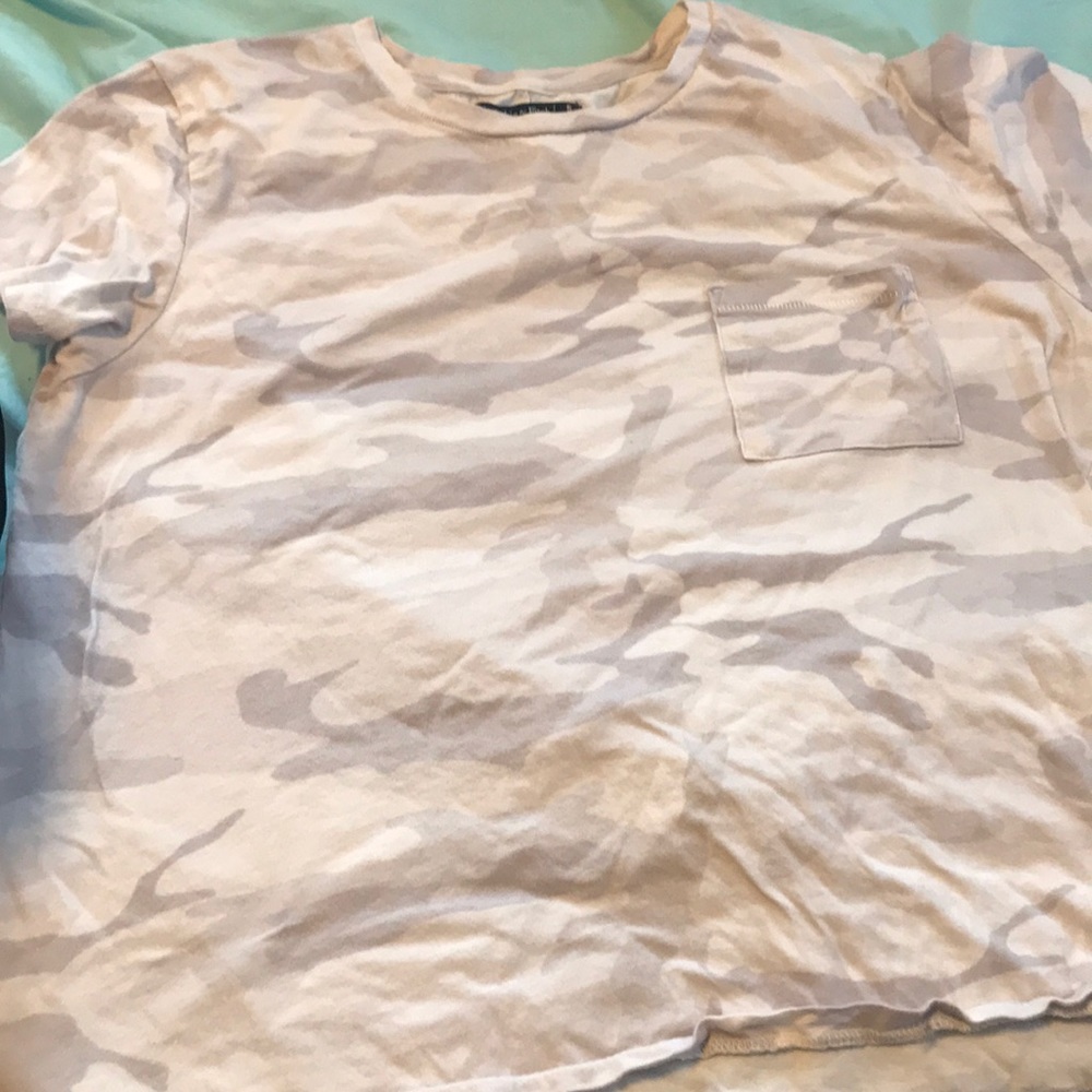 Abercrombie crop T-shirt white camo